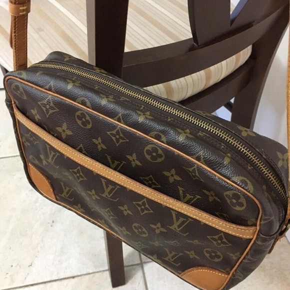 Louis Vuitton Trocadero 27 Crossbody Bag - Picture 1 of 4